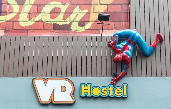 Vr Hostel สะพานควาย Банкок Екстериор снимка